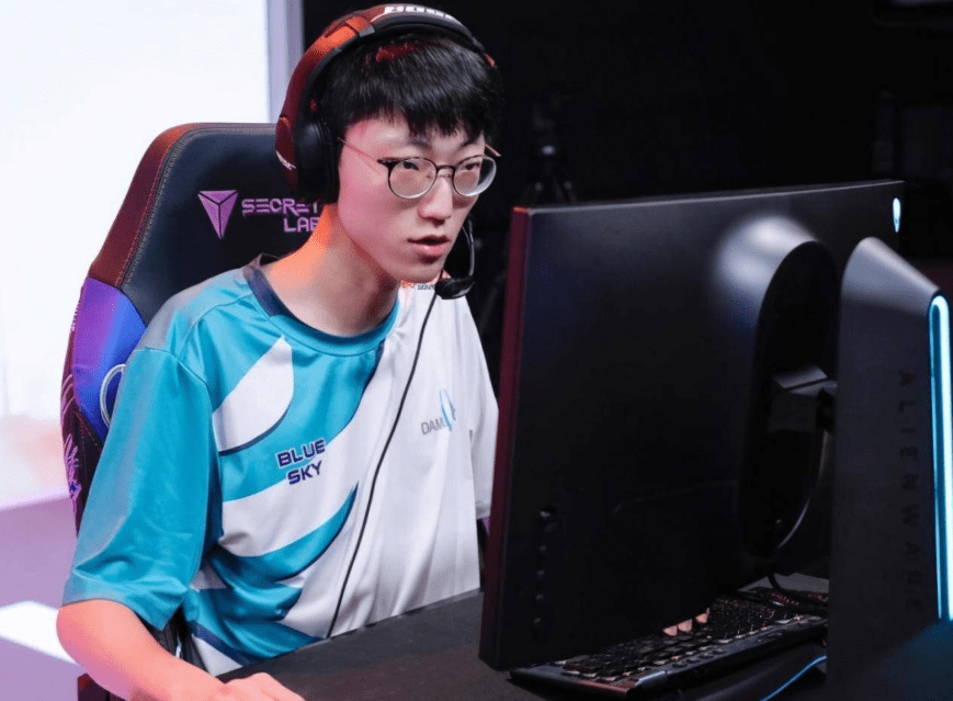 开云-蒂姆新星重返赛场表现突出，FPX前途光明！-开云