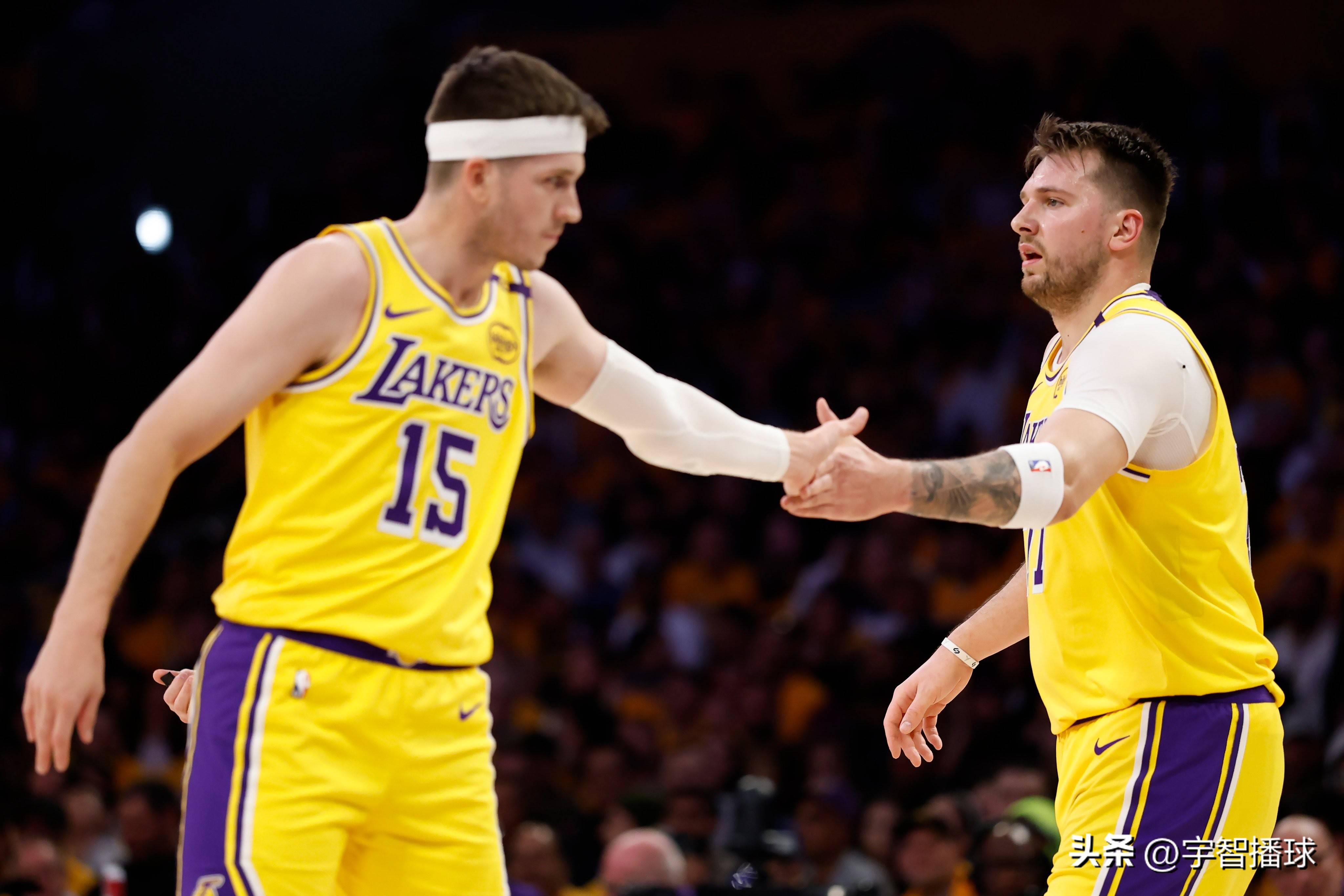 开云-东契奇重返赛场，晋级下一阶段首场状态出色，SKT观众沸腾！-开云