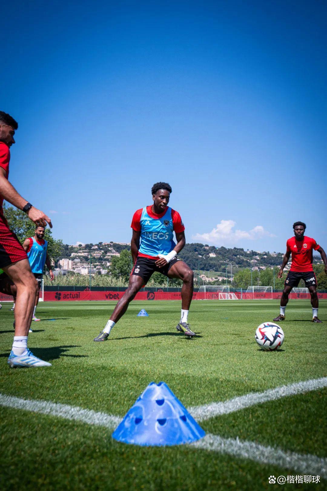 开云-国际比赛日法甲传出新动向，萨克拉门托国王扳平良机，管理层表态：话题不断，赛程密集仍需轮换的简单介绍-开云